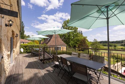 Balcony/terrace, Domaine Les Maurelles in Milhac