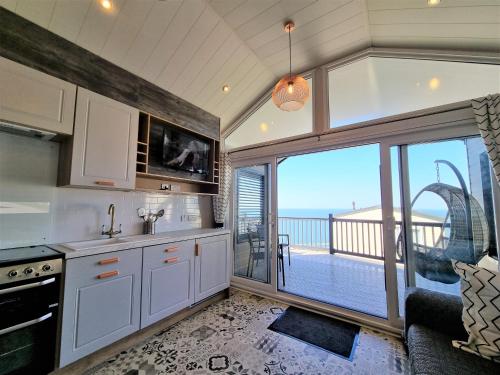 周邊環境, Sandaway Holiday Park in 庫姆馬丁