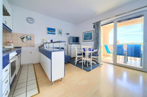 Apartment Henrik - image 13