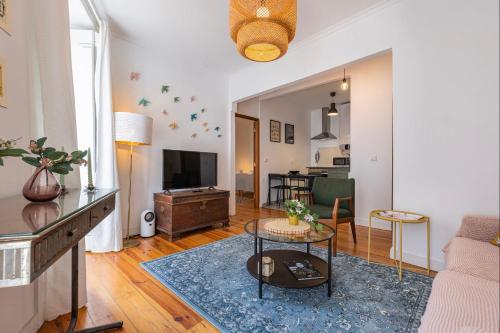 Classy and Charming Apartment by LovelyStay, Лиссабон