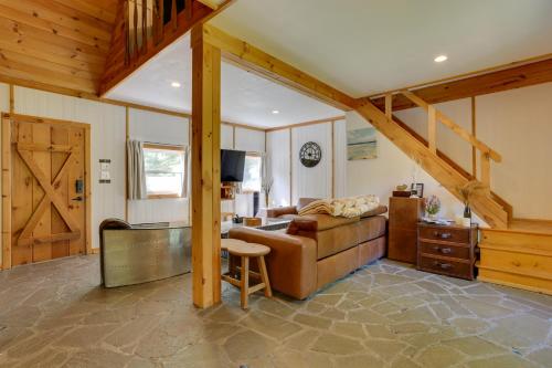 Private Cabin Rental in the Catskill Mountains! in Hamden, USA