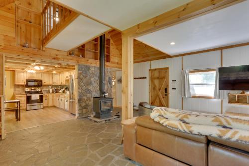 Private Cabin Rental in the Catskill Mountains! in Hamden, USA