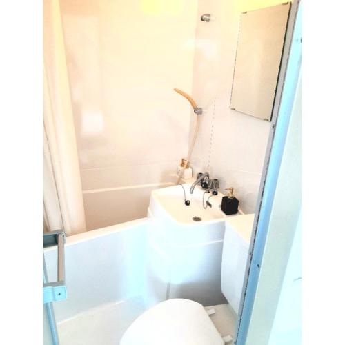 One-Bedroom Apartment image 1