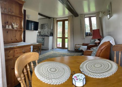 Irelands Farm Cottages in Castle Bromwich