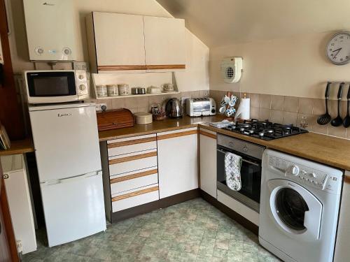 Irelands Farm Cottages in Castle Bromwich