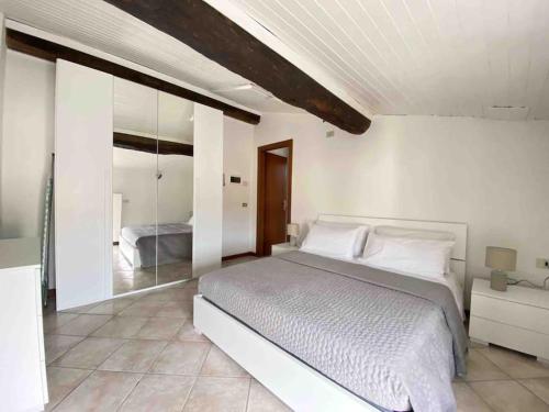  Chess House in Azzano Mella