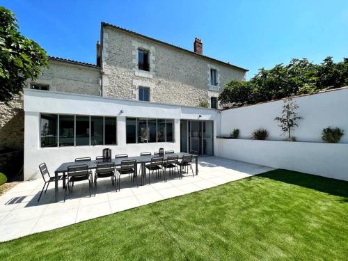 L'échappée - Villa avec piscine (L'echappee - Villa avec piscine) in L'Houmeau (Poitou-Charentes)