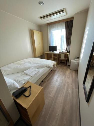 1 twin bed