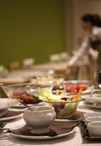 Helios Hotel & Restaurant - image 5