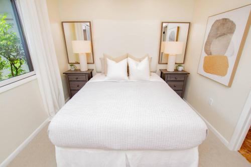 Timeless Treasure on Baywood Timeless Treasure on Baywood