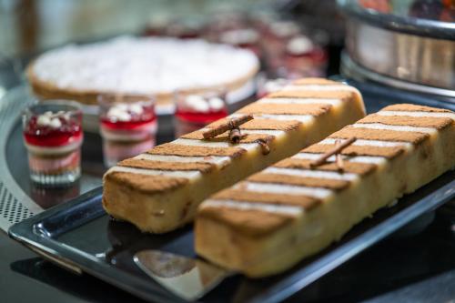 CNic Gemini Hotel - image 7