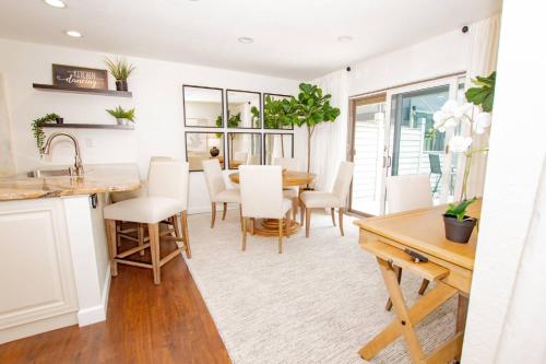 Timeless Treasure on Baywood Timeless Treasure on Baywood