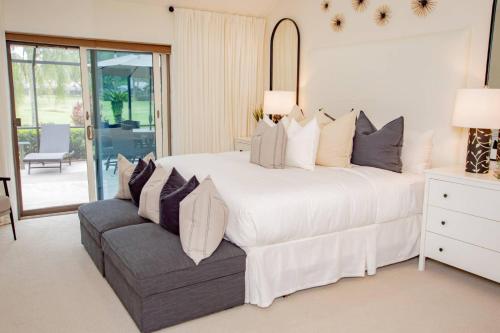 Timeless Treasure on Baywood Timeless Treasure on Baywood