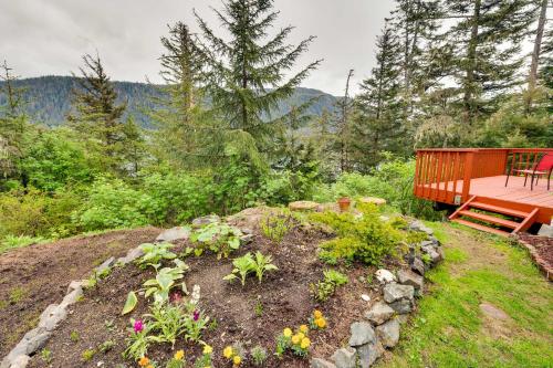 Juneau Vacation Home Stunning View and Beach Access