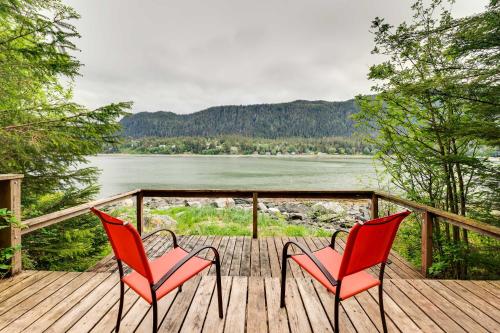 Juneau Vacation Home Stunning View and Beach Access