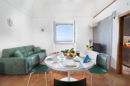 Apartment with Sea View image 10