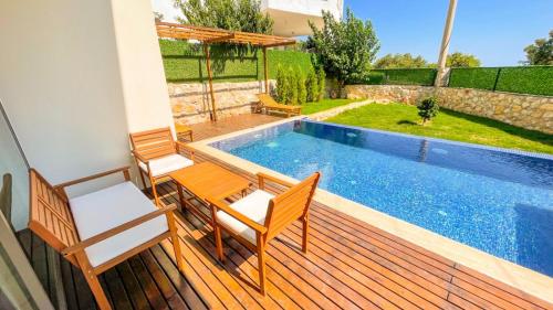 Villa w Pool Jacuzzi 5 min to Marina in Antalya