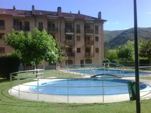 Ezcaray. Con piscina y junto al rio - Apartment - Ezcaray