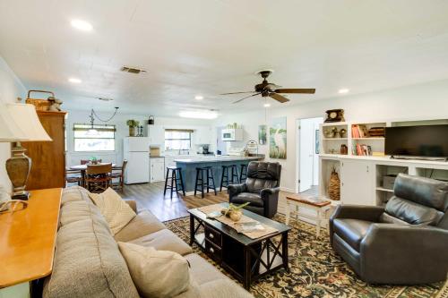 Mississippi Vacation Rental with River Frontage