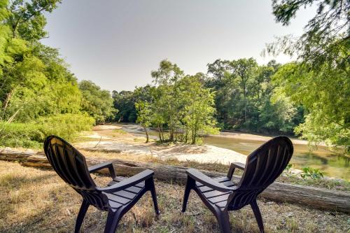 Mississippi Vacation Rental with River Frontage