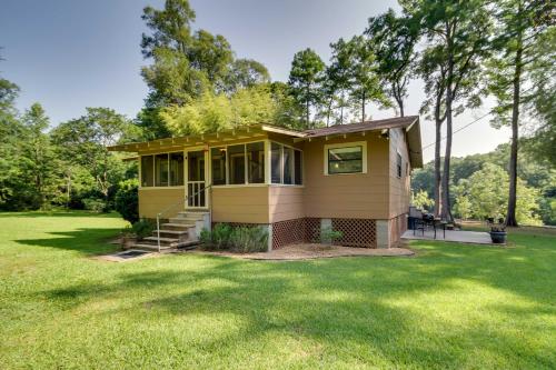 Mississippi Vacation Rental with River Frontage