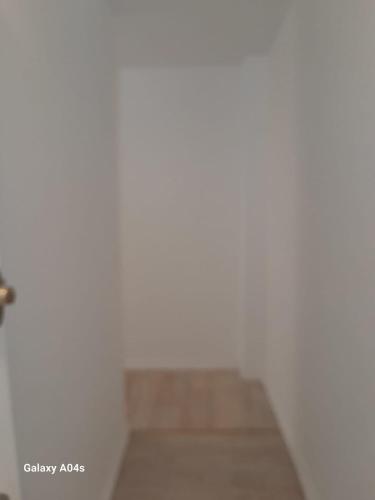 1 bedroom studio sleeps 4, Brussels (photo 3)