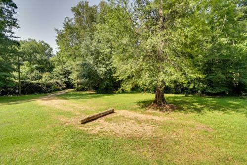 Mississippi Vacation Rental with River Frontage