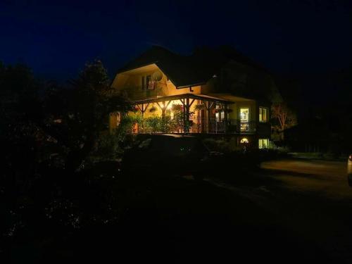 Przystanek pod skalkami - Polanczyk Przystanek pod skalkami - Polanczyk