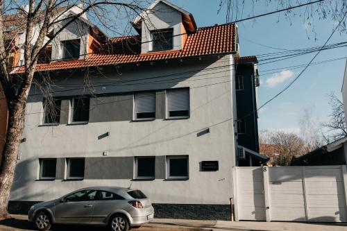 Exterior view, Palma Superior in Eszaki Varos