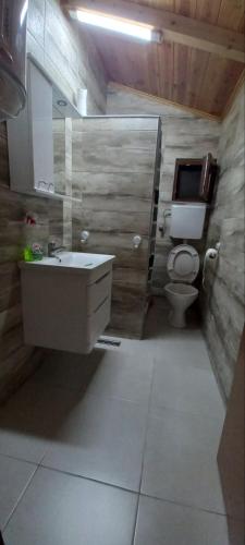 Two-Bedroom House image 5