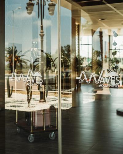 Waves Aqua Resort in 케니트라