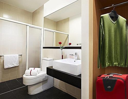 Bathroom, Sky Hotel @ Selayang near Majlis Perbandaran Selayang Stadium
