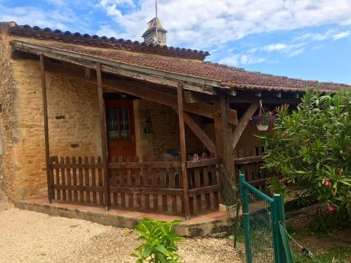 Maison d'une chambre avec piscine partagee jardin clos et wifi a Frayssinet le Gelat