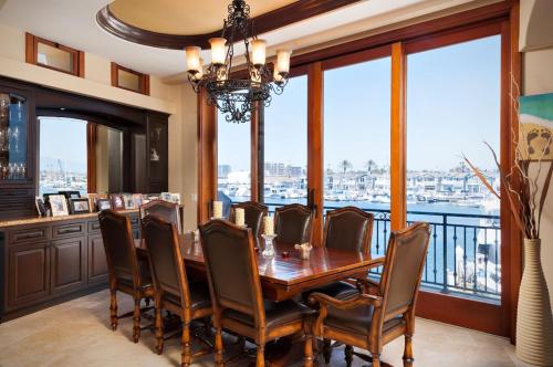 Premier Bay Front & Beach Front Home with Amazing Views in Newport Beach, USA