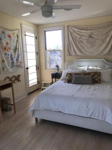 Premier Bay Front & Beach Front Home with Amazing Views in Newport Beach, USA