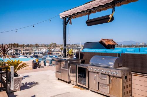 Premier Bay Front & Beach Front Home with Amazing Views in Newport Beach, USA