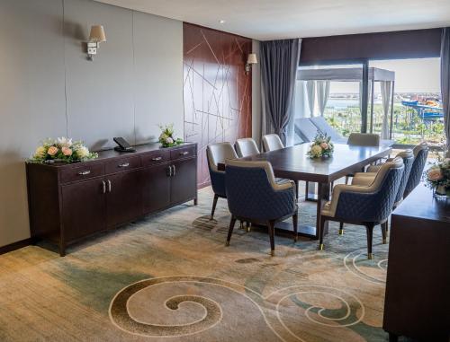 Waves Aqua Resort in 케니트라