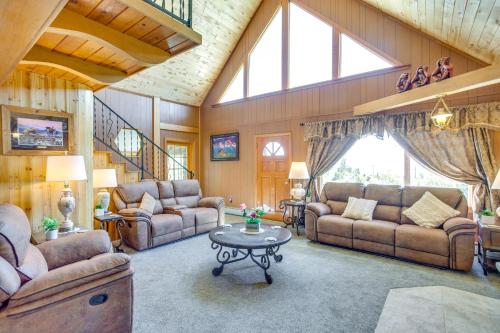 Sunny Cedaredge Home with Mtn Views - Hike and Fish! - Cedaredge