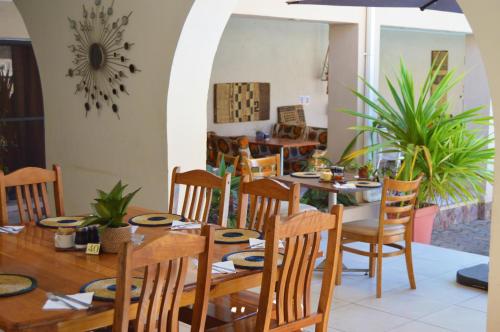 設施, BOUGAINVILLA Boutique Hotel & Restaurant in 盧本巴希