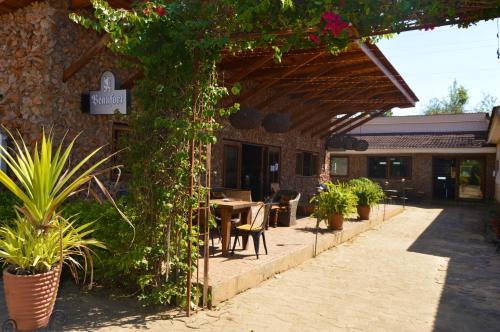 外部景觀, BOUGAINVILLA Boutique Hotel & Restaurant in 盧本巴希