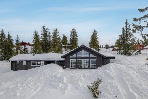 Holiday home in beautiful Sjusjøen, near Lillehammer – khách sạn tại Sjusjoen