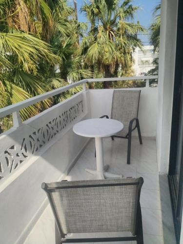 Dolphin Apartments Room Type - Double or Twin Room
