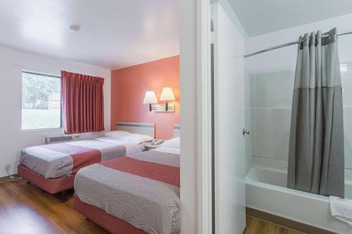 2 double beds