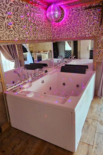 Hotel Boutique Mikaela (Adult Only) 5