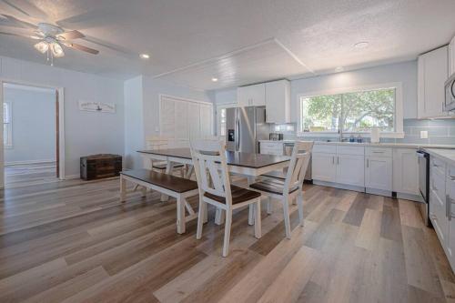 Fisher Bay Cottage in Rockport, USA