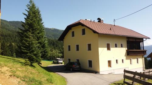 Kärnten Landhof Bär in Alleinlage Nähe Millstättersee Ferienwohnung im ersten Stock (Karnten Landhof Bar in Alleinlage Nahe Millstattersee Ferienwohnung im ersten Stock) in Fresach