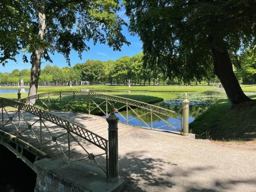 Zuarin Gewölbekeller - direkt am Schlossgarten von Schwerin - Aufladestation für Elektro-Autos und Parkplatz auf Anfrage vorhanden