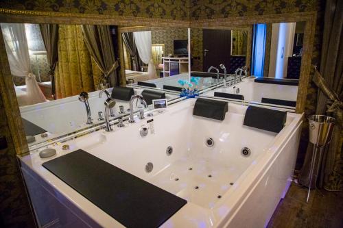 Hotel Boutique Mikaela (Adult Only) 1