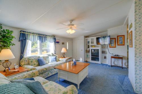 Serene Home: 2 Decks, 3 Mi to Blue Ridge Pkwy in Vūlvaina (VA)