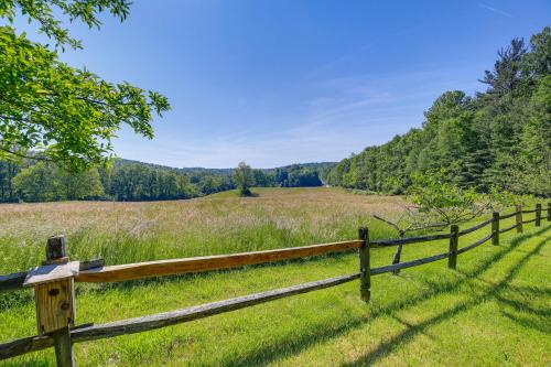 Serene Home 2 Decks, 3 Mi to Blue Ridge Pkwy